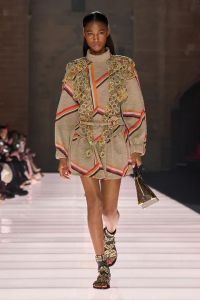 Look 33